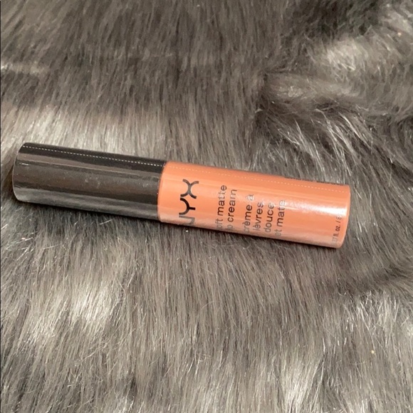 Set of 5 NYX Soft Matte Lip Creams - Picture 6 of 6